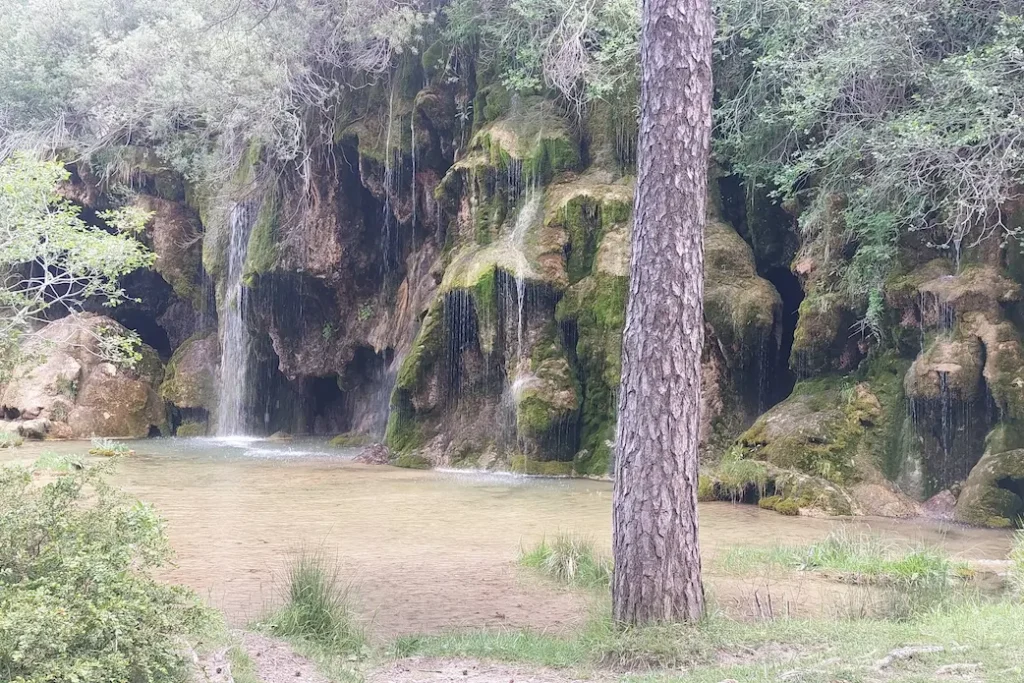 Cascadas en el nacimiento del rio Cuervo