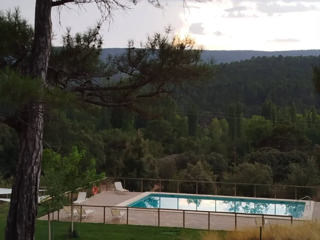 Cabañas en cuenca con piscina: Piscina Privada